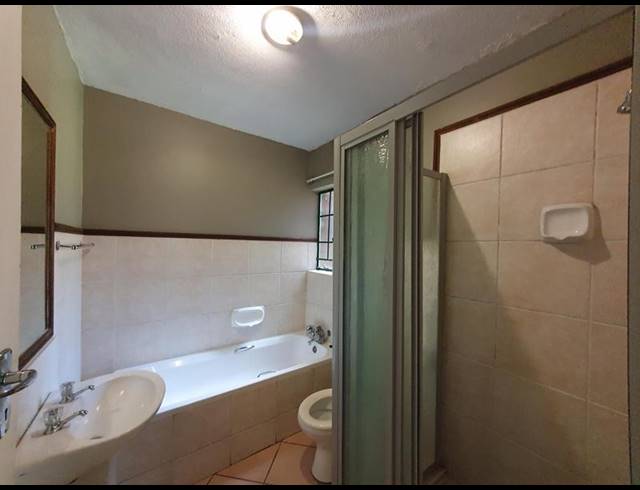 2 BEDROOM PROPERTY TO RENT IN MOOIKLOOF RIDGE ESTATE